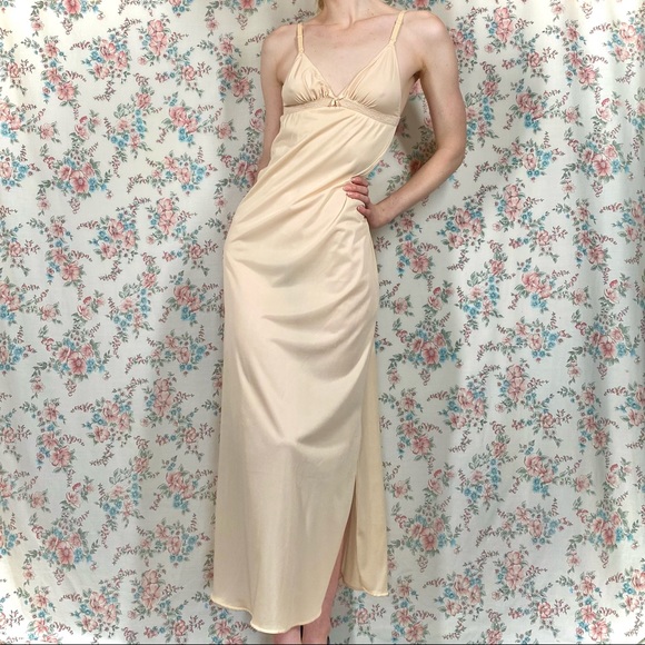jcpenney Dresses & Skirts - 60s 70s nude full slip dress